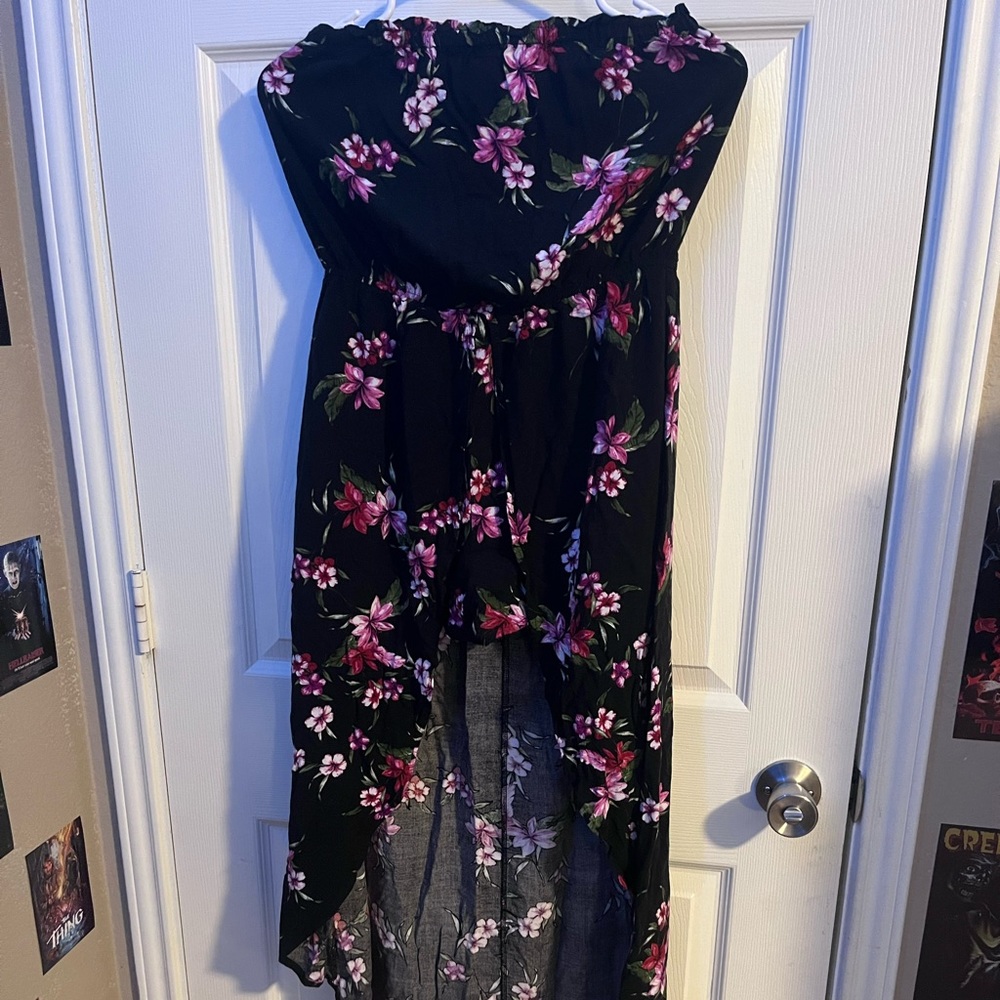 Strapless dress with flowers